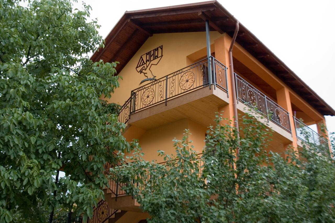 Turul Hotel Berehove  Bagian luar foto